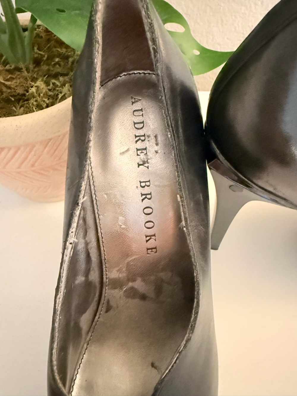Audrey Brooke Black Pointed Leather High Heels - Picture 2 of 6
